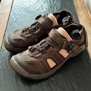 New - Never Worn - Teva Men’s Omnium 2 Leather - Turkish Coffee 11.5